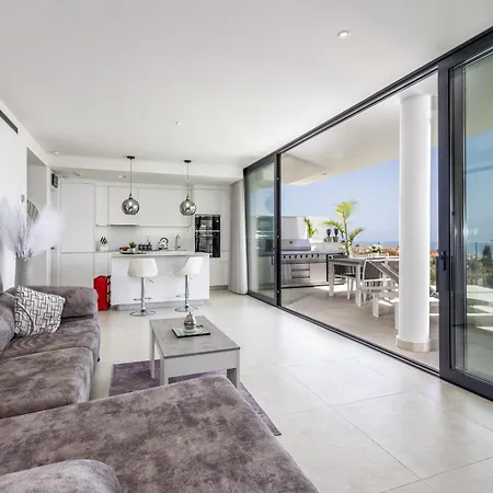 Vivi Homes - Ivy Pool, Terrace, Golf & Sea View Fuengirola